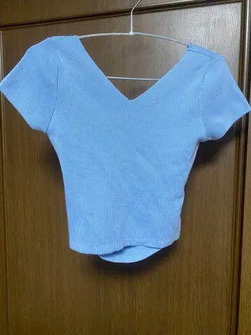 라이트 블루 V넥 랩 상의