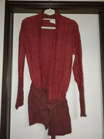 드리스반노튼 크림슨 니트 가디건 허리 리본 포함