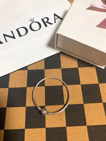 판도라 실버 소재 뱅글 17cm