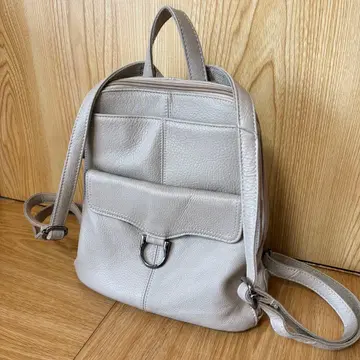 컨디션 최상*가죽*백팩*컴팩트*라이트 그레이 *멀티 포켓*선착순!