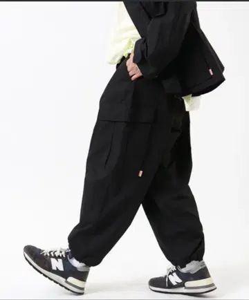 HINSON 블랙 카고 팬츠