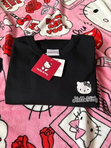 Hello Kitty 블랙 트레이닝복