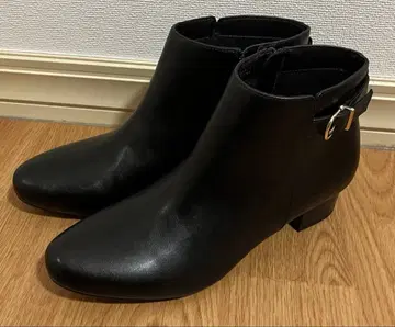 블랙 숏부츠 버클 포함 오리엔탈 트래픽