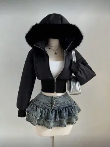 후드 부착 블랙 다운 자켓 숏 기장