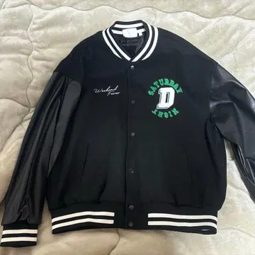 SPINNS 블랙 바시티 자켓