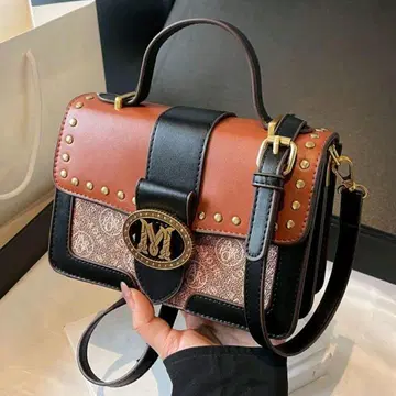 스터드 장식 숄더백 브라운 블랙 캐주얼 엘레강트