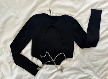 택 포함 새상품 ZARA 큐빅 탑 M 사이즈