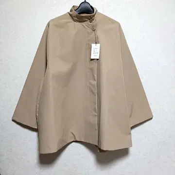 미사용 새상품 JULY NINE 스탠드 카라 하프 코트 베이지