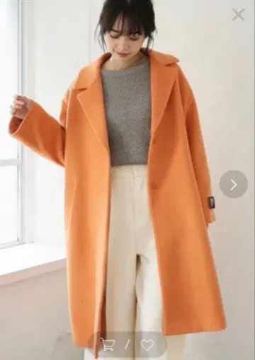 아파트 바이 로리즈 체스터 코트 오렌지