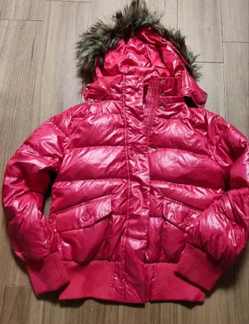 UNIQLO 프리미엄 다운 퍼 트리밍 광택 핑크 자켓