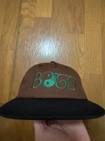 BOTT 브라운 캡