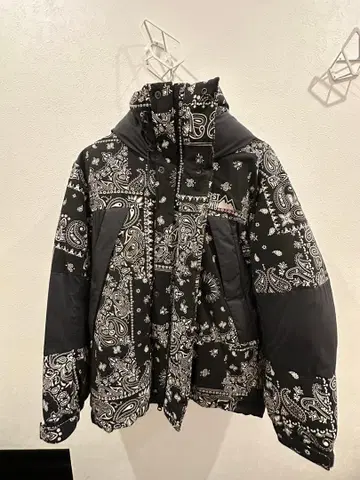 [ 인기 S 사이즈 ] 퍼스트 다운 반다나 패턴 다운 자켓 SMALL