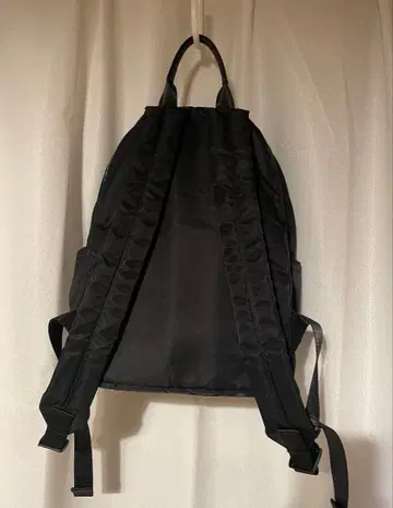 블랙 심플 백팩