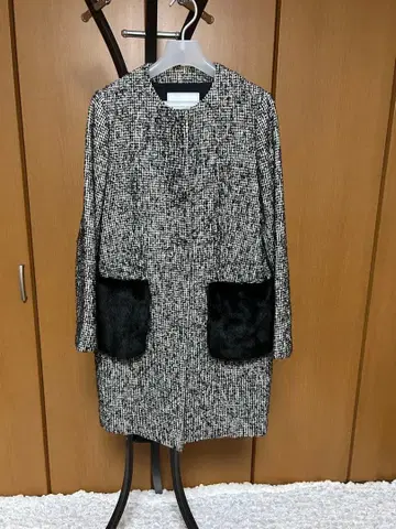 새상품급 UNTITLED 트위드 롱 코트