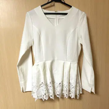 JENNE 레이스 상의