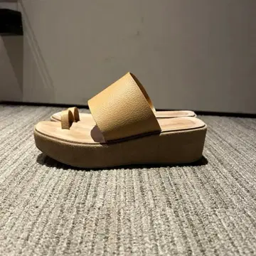 플랫폼 샌들 베이지 천연 가죽 24cm 정도