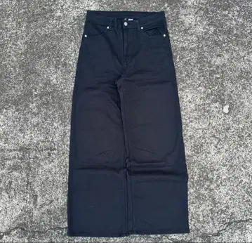 블랙 스트레이트 데님