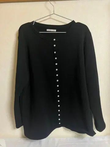 Tasha ruby 블랙 긴팔 가디건