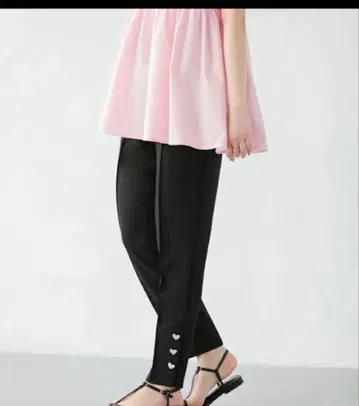 [컨디션 최상] fitmore 하트 버튼 테이퍼드 팬츠 M