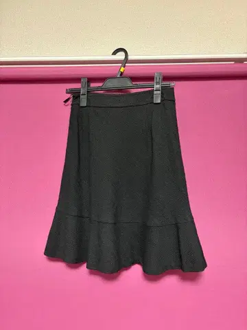 Feroux 블랙 플레어 스커트 무릎 기장 허리밴딩