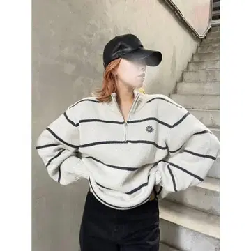 EVRIS 스트라이프 하프 지퍼 니트