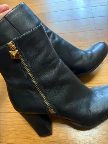 마이클코어스 부츠