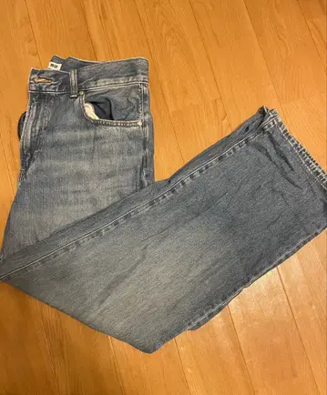 유니클로 JW ANDERSON 와이드 핏 청바지 33