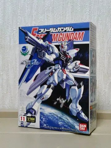 FREEDOM GUNDAM SEED 11 1/144
