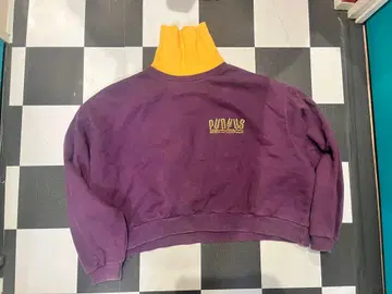 PUNYUS 터틀넥 크롭 맨투맨