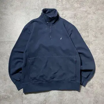 노티카 자수 원포인트 하프 지퍼 네이비 맨투맨