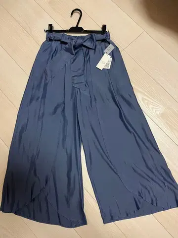 그랑 블루 그레이 새틴풍 가우초 팬츠 허리 끈 포함