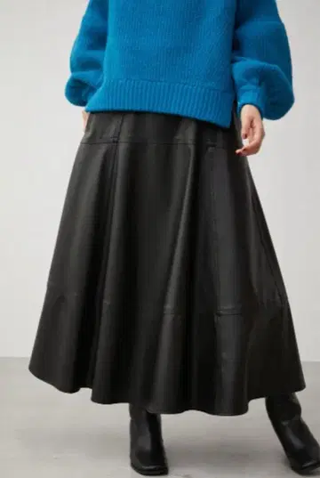 아줄바이마우지 스티치 디자인 가죽 스커트 블랙