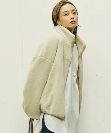 DISCOAT 디스코트 깔끔한 보아 스탠드 블루종 라이트 베이지 M