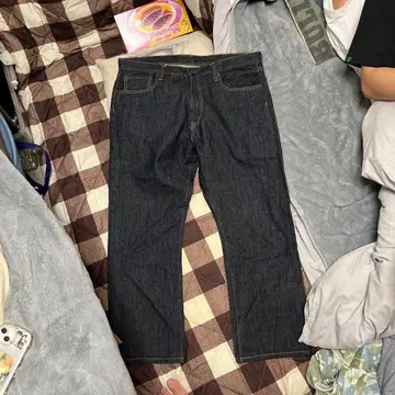 다크 네이비 스트레이트 데님 팬츠