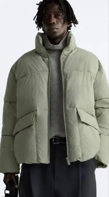 새상품급 ZARA 충전솜 다운 자켓 올리브 그린 M 사이즈