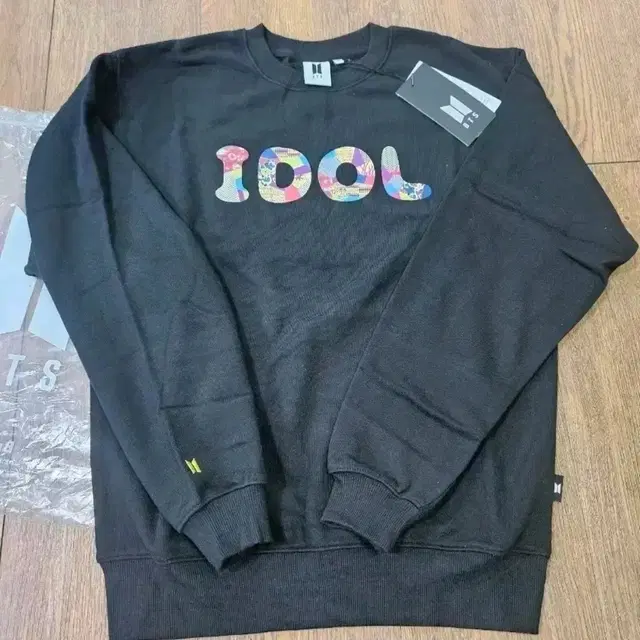 새상품) Bts 아이돌 맨투맨 티셔츠 판매합니다