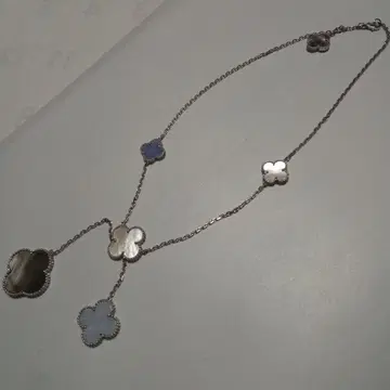 클로버 목걸이