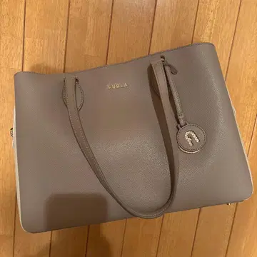 [새상품급] 훌라 토트백 브라운 A4