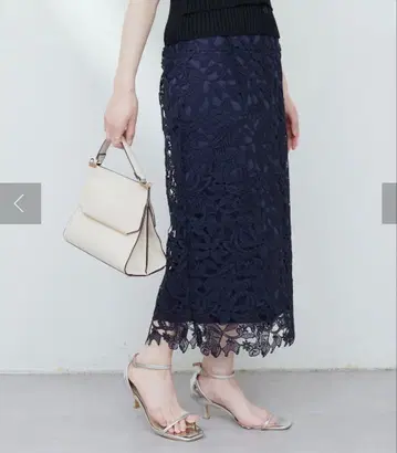 natural couture '25 플라워 레이스 타이트 스커트