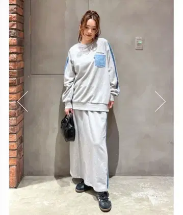 [ 1점만 ] 로데오 크라운 데님 라인 맨투맨 상의