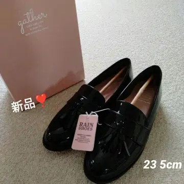 새상품 태슬 로퍼 에나멜 블랙 23.5cm