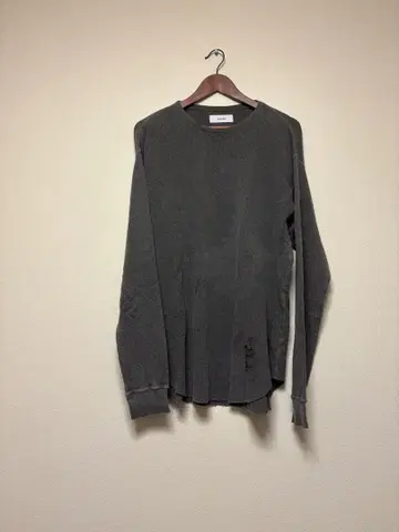 DAMAGED WAFFLE CREW NECK