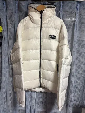 DUVETICA 화이트 다운 자켓 L 사이즈
