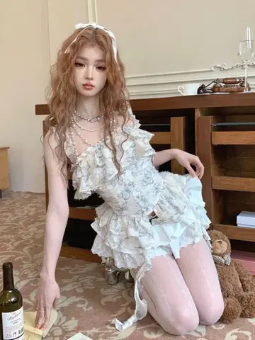 화이트 레이스 프릴 상의 M 사이즈