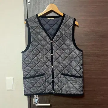 A new comfortable wear BEAMS 퀼팅 베스트