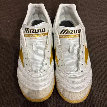 미즈노 모렐리아 축구화 화이트/골드