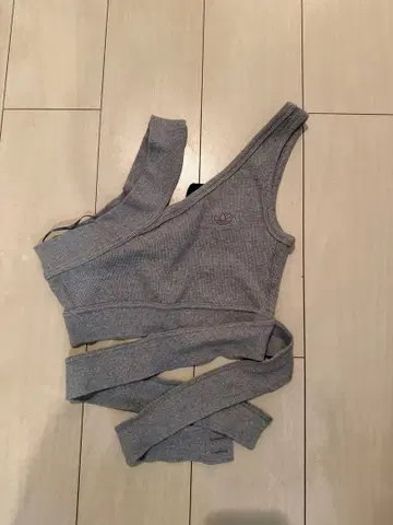 adidas 그레이 탱크탑 M 사이즈