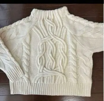 디자인 케이블 보틀넥 니트 화이트 부기우기