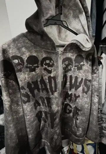 SHADOWS ARE MY RAGE 스컬 후드티