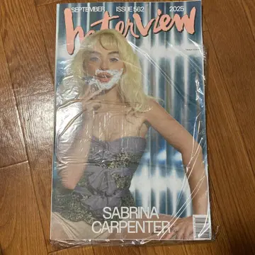Interview US Sabrina Carpenter 2025 9월호